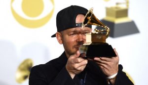 Shakira y Residente ganan Grammy al mejor álbum pop y rock latino