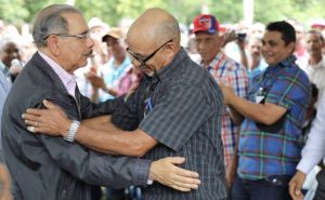 TAMBORIL: Presidente Medina ofrece apoyo a los productores de aguacate