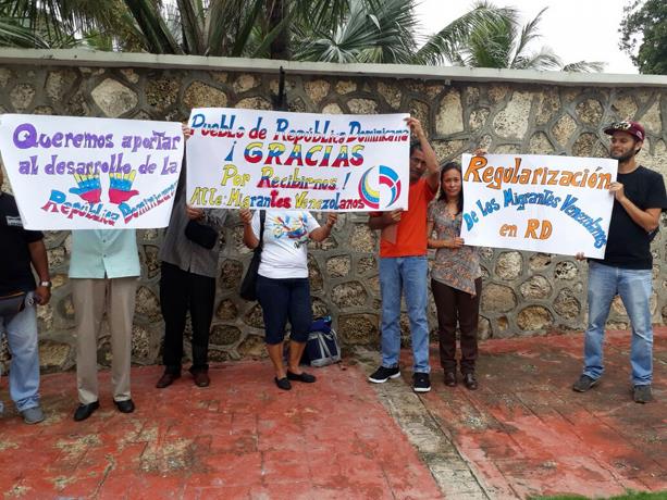 Venezolanos piden ayuda a Gobierno dominicano regular su situación aquí imagen