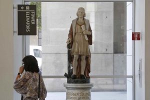 CALIFORNIA: Ayuntamiento retira estatua de Colón