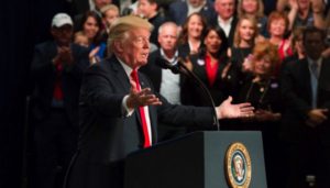 EE.UU.: Donald Trump culpa al FBI por el tiroteo en el colegio de Florida