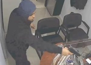 Asaltan empresa dominicana en El Bronx Asaltan empresa dominicana en El Bronx