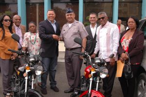 SDN: Regidores entregan motores a la PN para labor de patrullaje