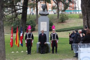 ESPAÑA: Conmemoran aniversario de la Independencia Nacional