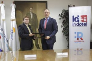Indotel firma acuerdo para fortalecer sistema solución de controversias
