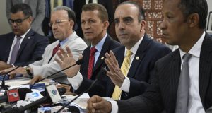 Posible pacto político recibe apoyo en comisión bicameral; PLD no responde