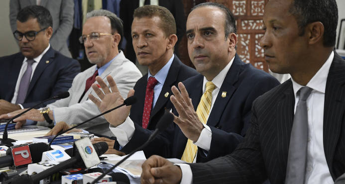 Posible pacto político recibe apoyo en comisión bicameral; PLD no responde imagen