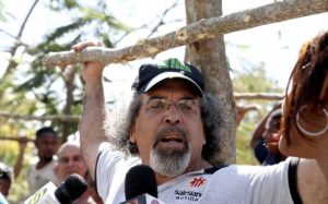 El padre Rogelio Cruz se resiste aceptar su traslado hacia Colombia