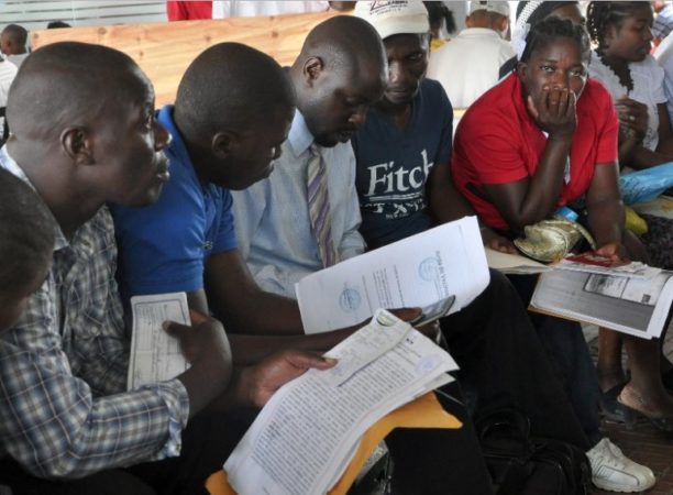 Acusan autoridades de «discriminar» haitianos en Plan de Regularización imagen