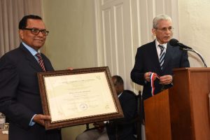 Escritor Peralta Romero aboga por enriquecimiento de la lengua Escritor Peralta Romero aboga por enriquecimiento de la lengua