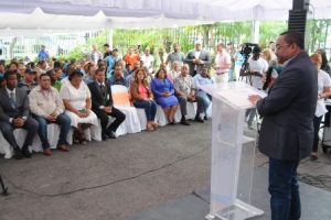 SDN: Alcalde exhorta jóvenes a luchar y perseverar por sus sueños SDN: Alcalde exhorta jóvenes a luchar y perseverar por sus sueños