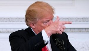 EEUU: Trump dice él se habría enfrentado sin armas al tirador de Florida