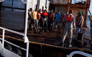 SPM: Capturan ocho polizones en una barcaza iba a Turko y Caicos