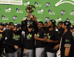 Aguilas vencen al Licey y se coronan campeonas del beisbol dominicano