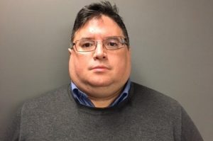 Arrestan excandidato a concejal por fraude y robo