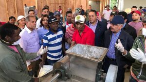 SANCHEZ RAMIREZ: Danilo supervisa construcción planta procesadora frutas