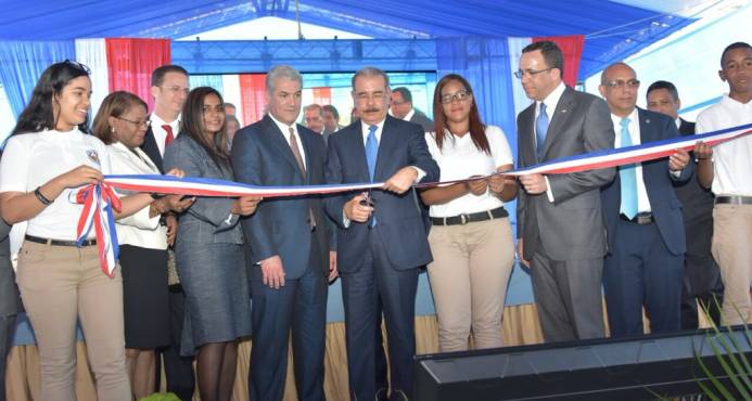 Medina entrega 3 centros educativos del nivel primario en Puerto Plata imagen