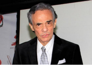 José José continúa tratamiento médico en un hospital de Florida