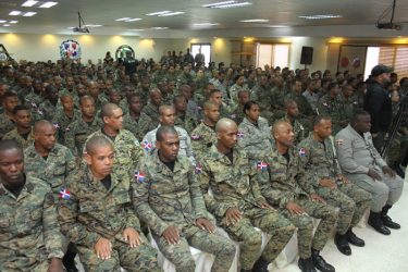 Ministro Defensa recomienda ascenso 5,000 miembros de Fuerzas Armadas