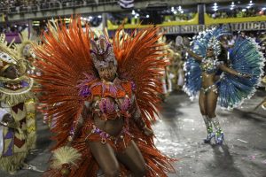 Carnaval de Río se convierte en una fiesta callejera