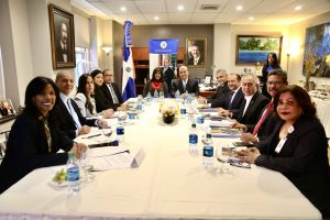 Inician estrategia de trabajo Premio Oscar de la Renta