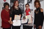 NUEVA YORK: Senadora reconoce diseñadora dominicana