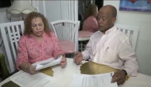 Familia dominicana denuncia haber sido estafada por banco RD Familia dominicana denuncia haber sido estafada por banco RD
