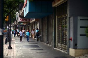 VENEZUELA: Crisis provoca el cierre de miles de negocios en Caracas VENEZUELA: Crisis provoca el cierre de miles de negocios en Caracas