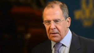 Moscú atribuye masiva expulsión chantaje EU; sopesa respuesta