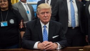 EEUU: Trump dice construcción muro con México comenzará “de inmediato”