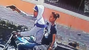 SDE: Apresan pareja de esposos que fue captada en cámara atracando