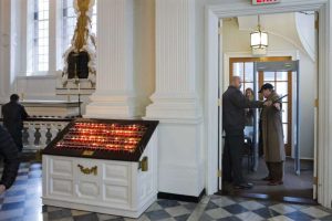 Iglesias cerca World Trade Center instalan detectores de metal