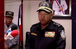 Seguirá en su puesto general que denunció fiscales dirigían puntos