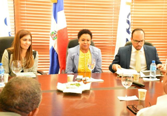 Presidenta de Barrick se compromete a dar continuidad acuerdos con UERS imagen