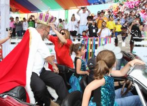 Cientos de personas disfrutan del Carnaval de Punta Cana