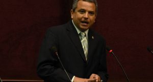 Diputado dice becados en el extranjero llevan tres meses sin recibir pagos