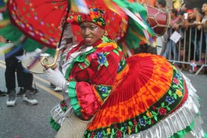 Mas de 100 comparsas desfilan en cierre Carnaval de Santo Domingo