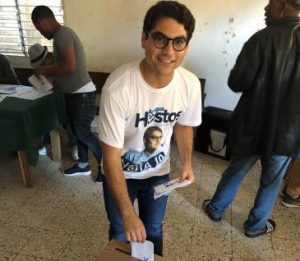 PRM elige en convención al vicepresidente más joven del país