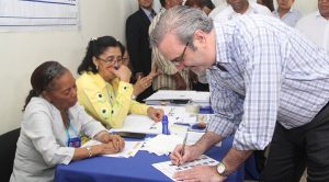 Abinader resalta entusiasmo, orden y participación en elecciones del PRM