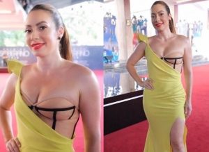 Diversidad de vestuarios desfilaron por la alfombra roja de los Premios Soberano