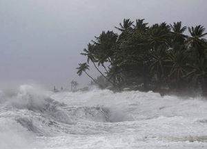 COE prohíbe uso de playas y deportes acuáticos en la costa Atlántica de RD