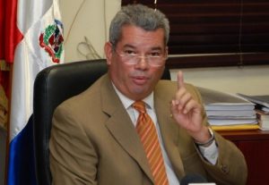 Senador Montecristi pide cárcel para empresarios que contraten ilegales