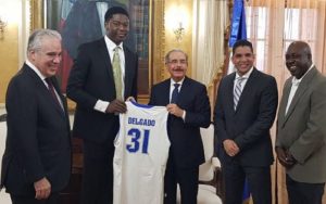 Presidente recibe al baloncestista dominicano Ángel Delgado Presidente recibe al baloncestista dominicano Ángel Delgado