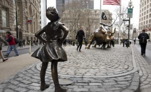 NUEVA YORK mantendrá estatua de “Niña sin miedo”