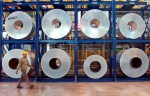 EEUU: Aranceles de Trump confunden a los productores acero y aluminio