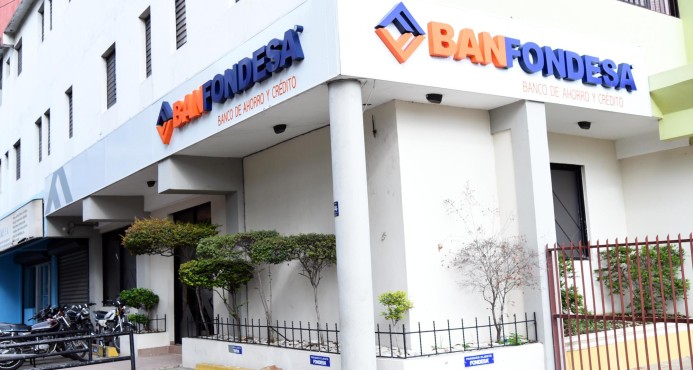 PUERTO PLATA: Desconocidos roban miles de pesos en entidad bancaria imagen