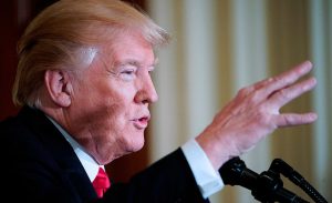 EEUU: Trump firma a regañadientes el presupuesto pese a amenaza de veto EEUU: Trump firma a regañadientes el presupuesto pese a amenaza de veto