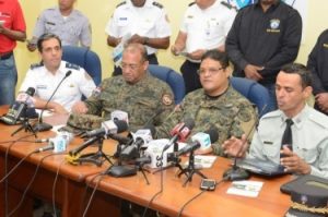COE inicia operativo; prohíben bañarse en playas después de las 6 pm