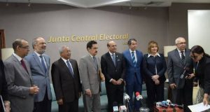 El PRM deposita ante la JCE el padrón de electores que usará en la convención