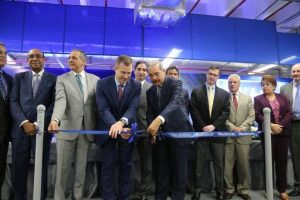 Presidente asiste inauguración nueva planta de dispositivos médicos
